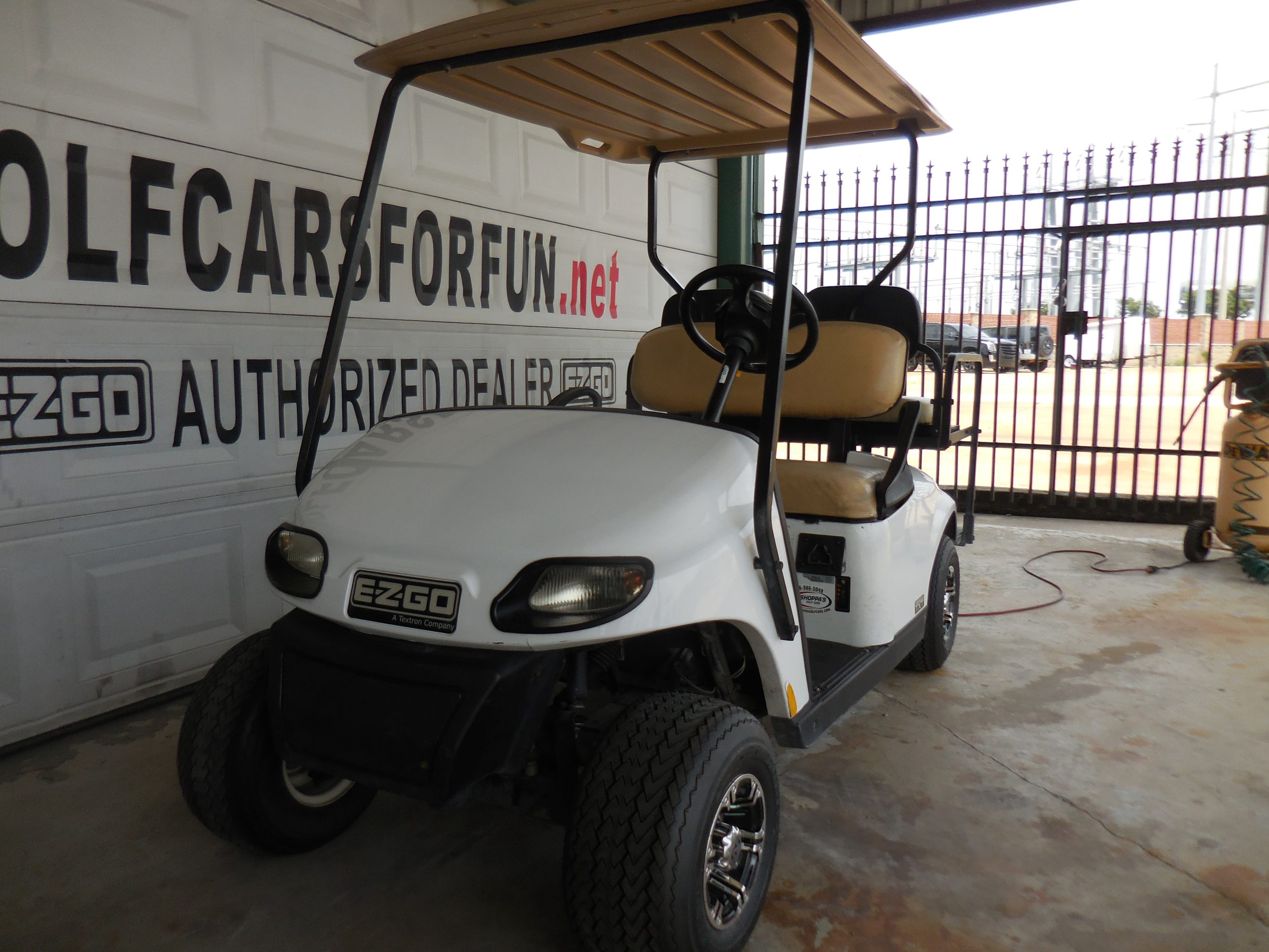 2018 EZGO TXT photo 4